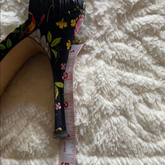 Gucci Black Flora Satin heels (7) - Picture 6 of 7